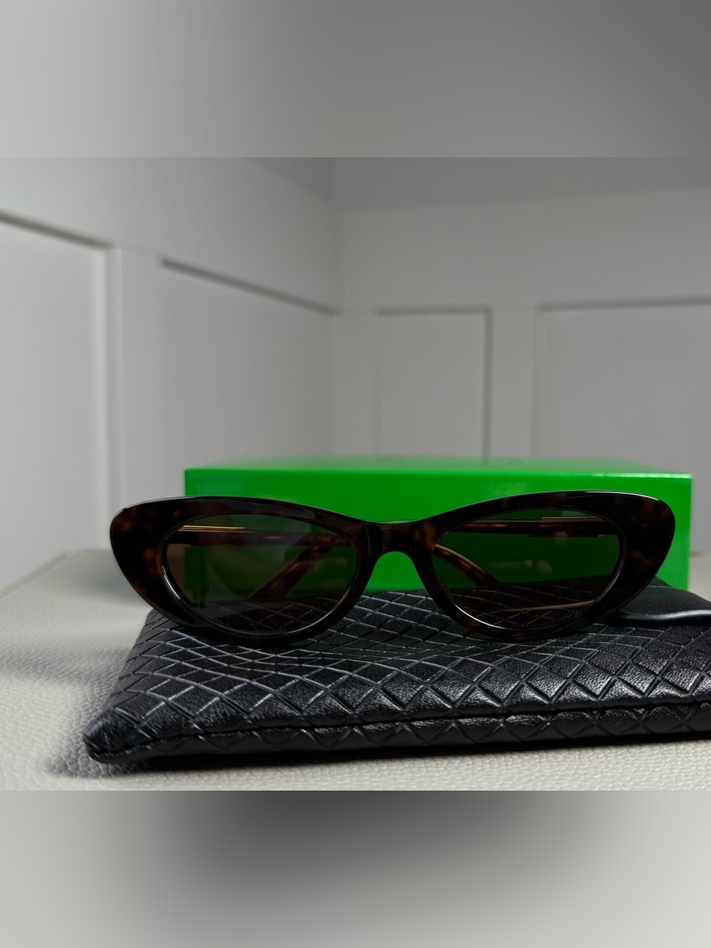 Bottega Veneta Tortoiseshell Cat-Eye Sunglasses with Brown Lenses
